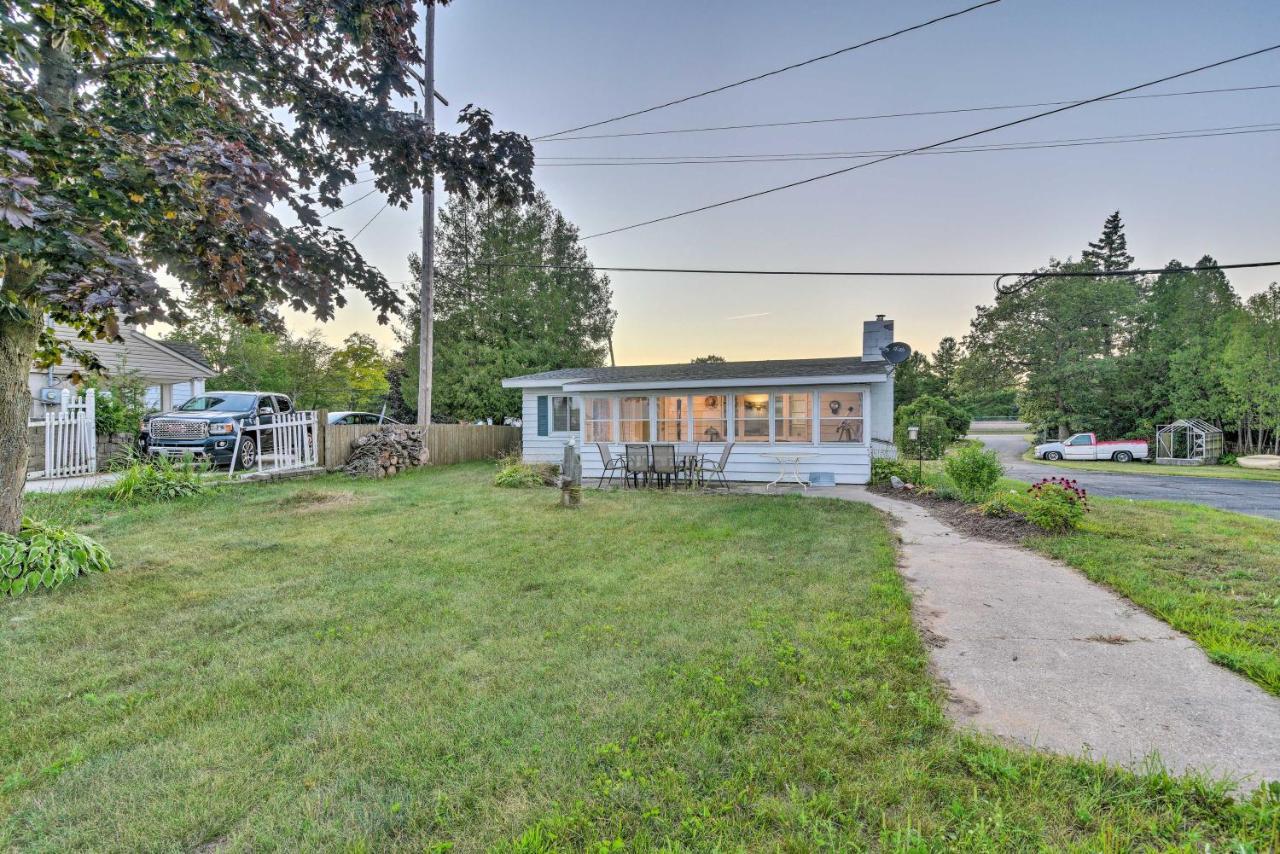 East Tawas Cabin With Lake Huron Access And Views Buitenkant foto