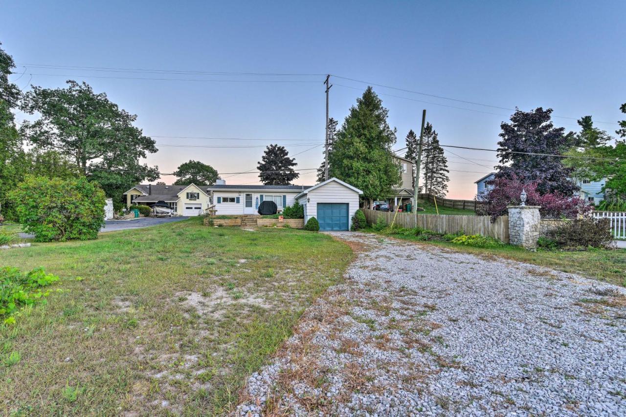 East Tawas Cabin With Lake Huron Access And Views Buitenkant foto
