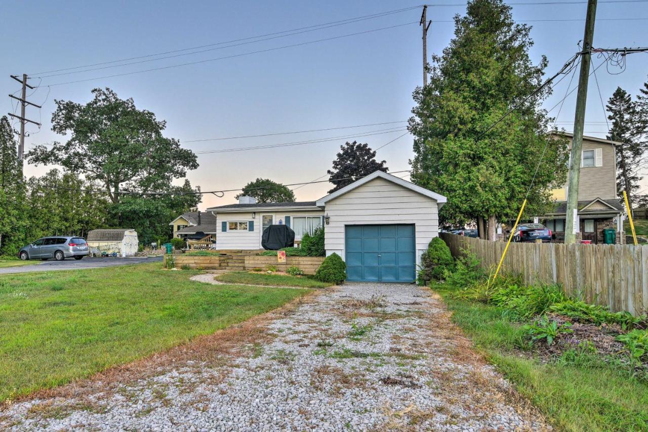 East Tawas Cabin With Lake Huron Access And Views Buitenkant foto